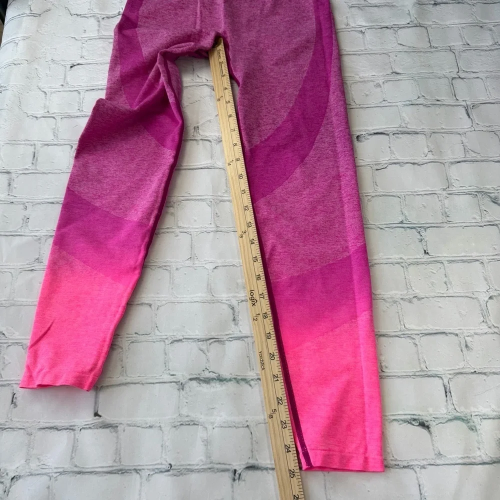 Pink Victoria’s Secret Ombre Pink Active Leggings Size S
